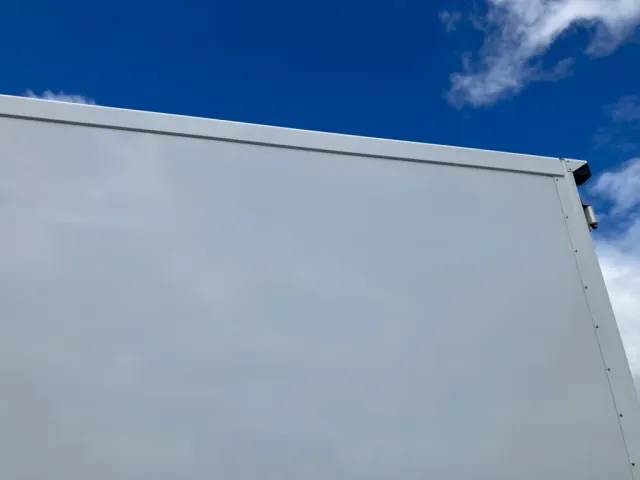 助手席側ボディー上部にキズがあります。|日野 レンジャー 2KG-FC2ABA(2WD)の写真31