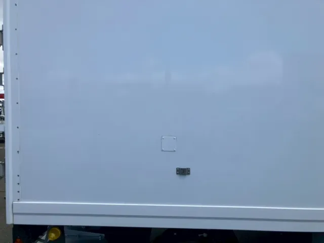 運転席側ボディーに看板跡があります。|日野 レンジャー 2KG-FC2ABA(2WD)の写真34