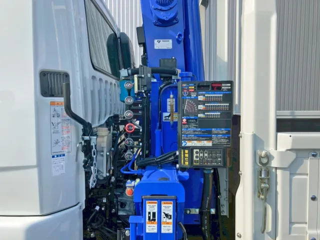 クレーンの操作レバーです。|三菱 ファイター 2KG-FK62FZの写真12