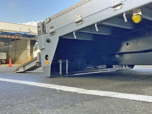 いすゞ ギガ 2PG-CYH77Dの写真15