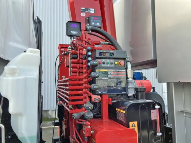 クレーンの操作レバーです。|いすゞ ギガ 2PG-CYH77Dの写真23