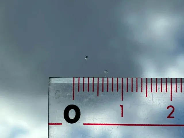 フロントガラスに飛び石があります。|トヨタ カゼット 2RG-XZU712(2WD)の写真13