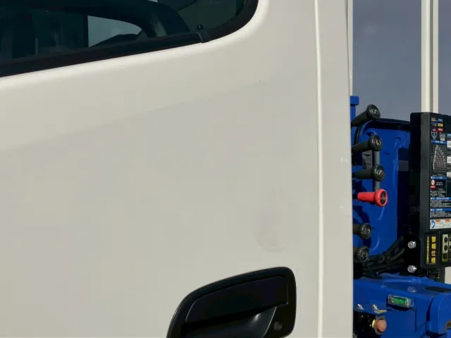 助手席側ドアにキズがあります。|トヨタ カゼット 2RG-XZU712(2WD)の写真16