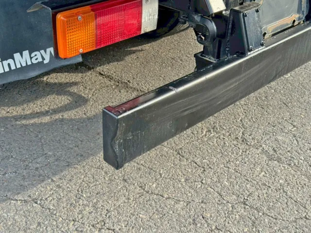 リヤバンパー助手席側にヘコミがあります。|日野 デュトロ 2RG-XZU600T(2WD)の写真25