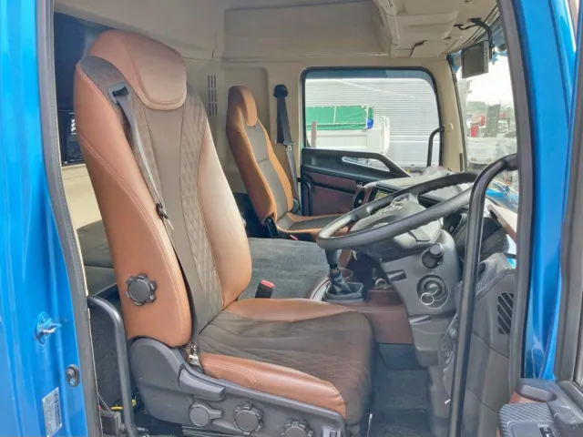 ハイルーフキャビンです。|日野 プロフィア 2DG-FW1AHJの写真8