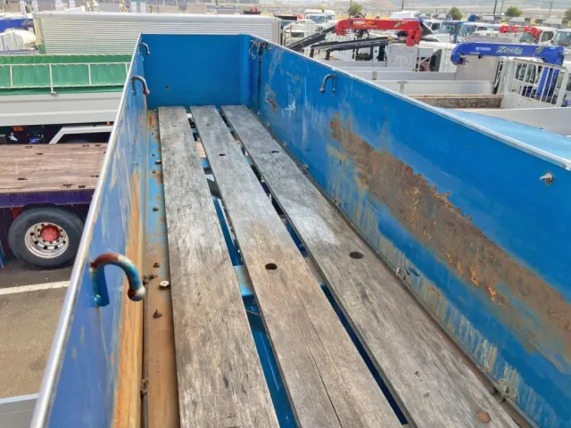 シートデッキの状態です。|日野 プロフィア 2DG-FW1AHJの写真13