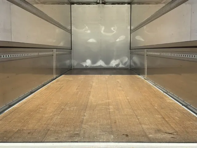 床は板張りです。|三菱 スーパーグレート 2PG-FY74HYの写真11