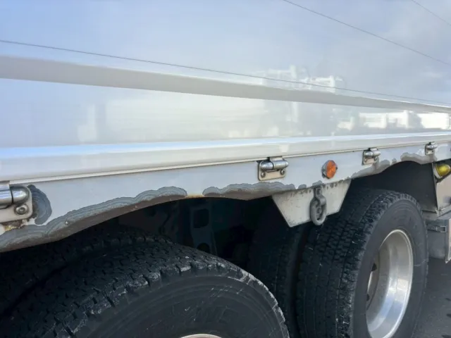 サイドレール塗装ハゲあります。|三菱 スーパーグレート 2PG-FY74HYの写真21