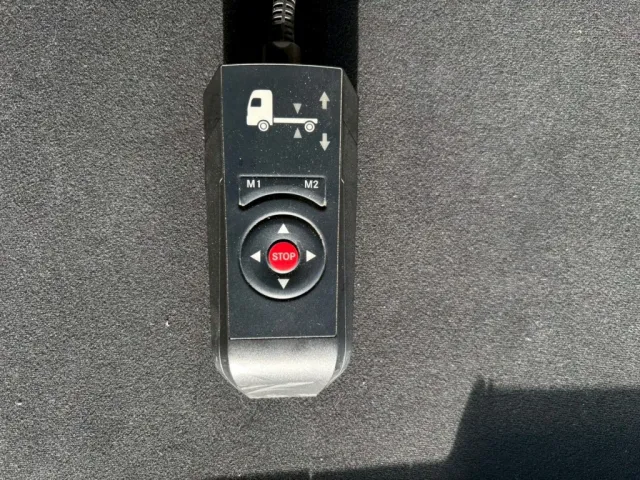 エアサスのコントローラーです。|三菱 スーパーグレート 2PG-FY74HYの写真32