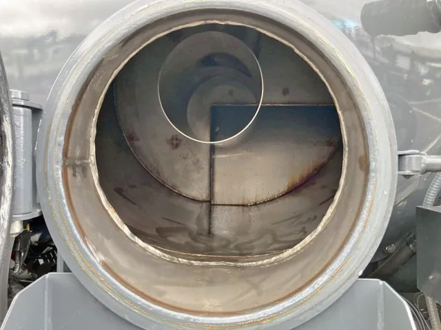 3次キャッチャー内部の状態です。|日野 レンジャー 2KG-FD2ABA(2WD)の写真23