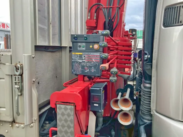 アウトリガーは差し違い式です。|三菱 ファイター 2KG-FK62FZの写真21