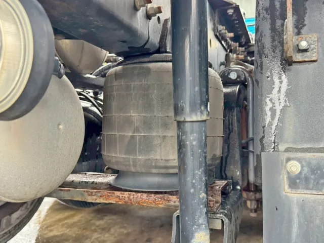 エアサスです。|日野 プロフィア QPG-SS1EKDGの写真5