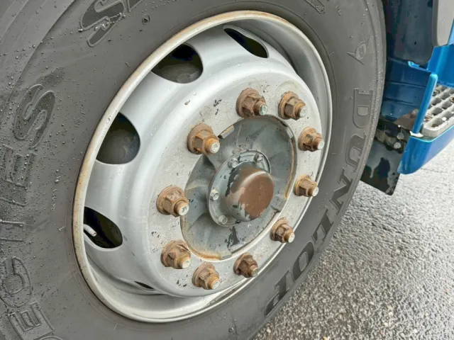 前輪クリップボルトはアルミ用です。（運転席側）|日野 プロフィア QPG-SS1EKDGの写真18