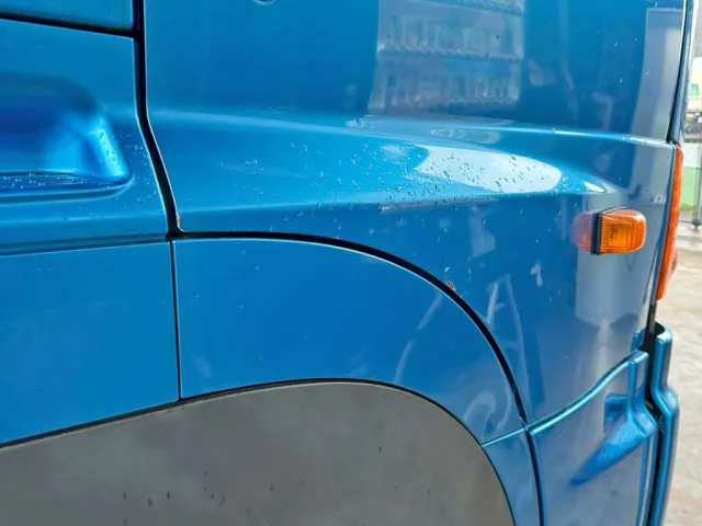 運転席ドア下部にキズがあります。|日野 プロフィア QPG-SS1EKDGの写真22