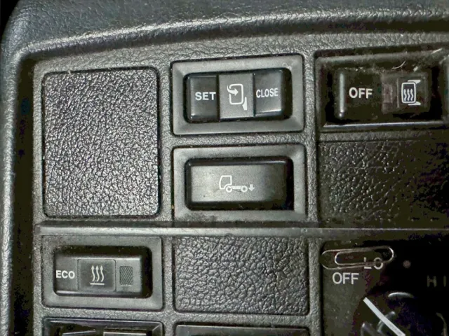 エアサスは降下のみです。|日野 プロフィア QPG-SS1EKDGの写真28