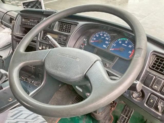 ハンドルグリップにスレがあります。|ニッサンディーゼル その他(日産) KL-CK482BHTの写真21