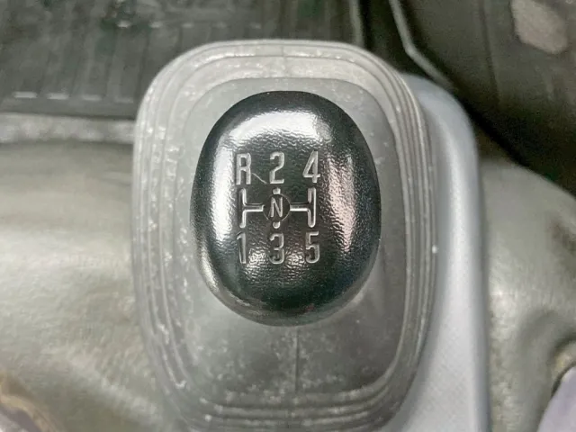 いすゞ エルフ 2RG-NLR88AR(2WD)の写真20