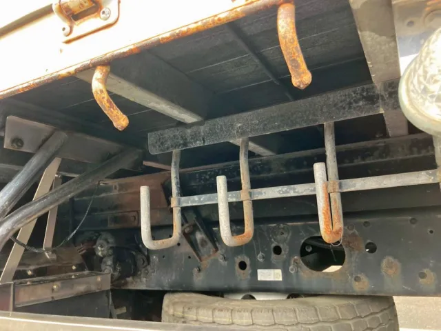 シャーシとネタの状態です。(縦ネタ・横ネタは鉄製です)|三菱 ファイター QKG-FK62FZの写真6