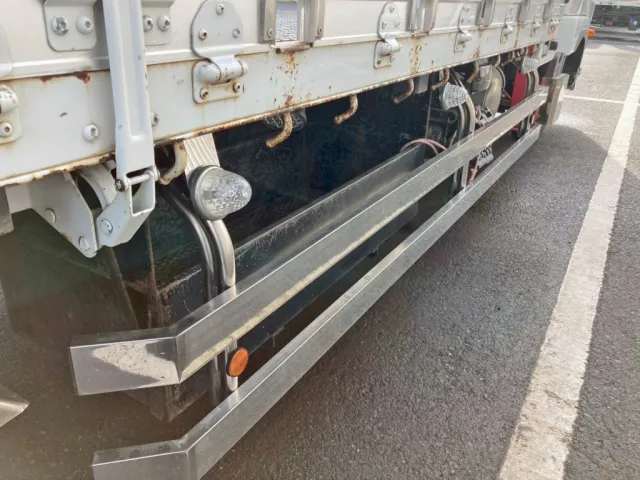 ボディー運転席側中央部にりん木入れが付いています。|三菱 ファイター QKG-FK62FZの写真20