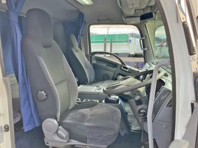 いすゞ フォワード 2RG-FRR90S2(2WD)の写真7