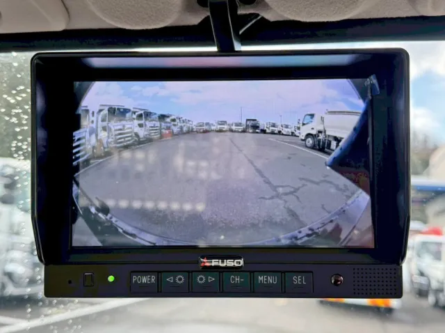 液晶バックモニター付きです。|三菱 キャンター 2RG-FBA60(2WD)の写真17