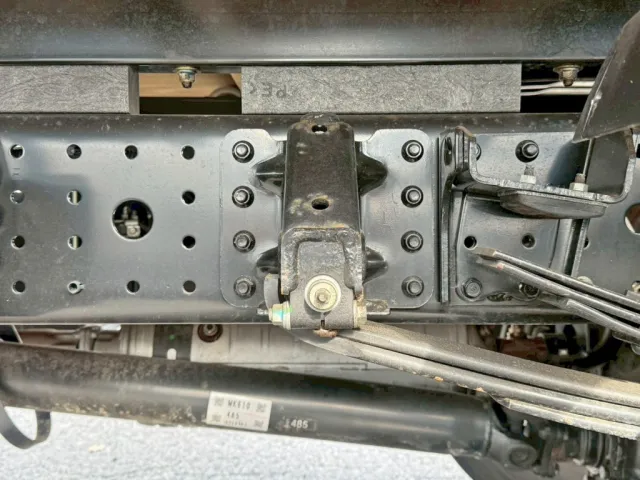 リーフサスです。|三菱 キャンター 2PG-FEB80(2WD)の写真5