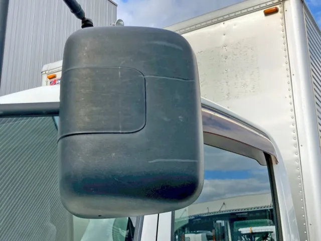 助手席側サイドミラーカバーに引きキズがあります。|いすゞ フォワード TKG-FRR90S2(2WD)の写真45