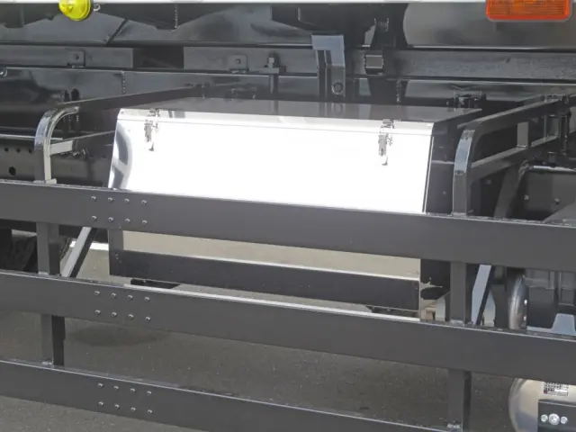 工具箱はステンレス製です。|三菱 スーパーグレート 2PG-FV80HZの写真16
