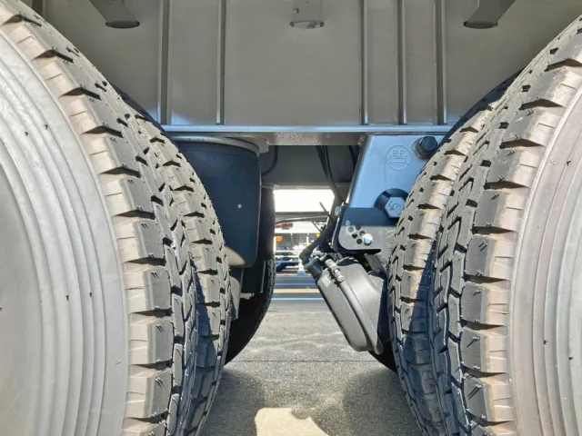 エアサスです。|トレクス PFB34118の写真5