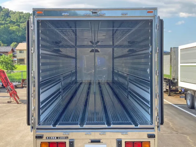 門口周りはステンレス製です。|トレクス PFB34118の写真10