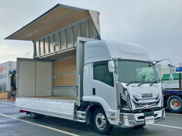 ホイールはアルミ製です。|いすゞ フォワード 2RG-FTR90V4の写真2