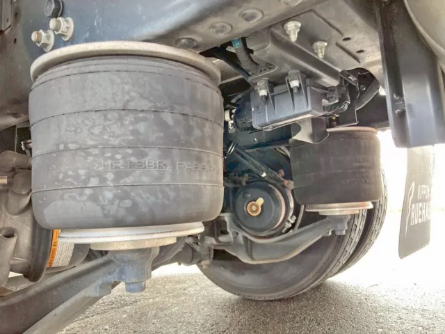 エアサスです。|いすゞ フォワード 2RG-FTR90V4の写真5