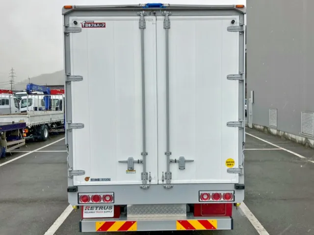 リヤ周りの状態です。|いすゞ フォワード 2RG-FTR90V4の写真8