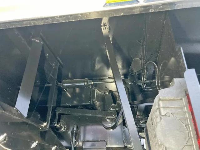 シャーシとネタの状態です。(縦ネタ・横ネタは鉄製です)|三菱 スーパーグレート 2PG-FV80VXの写真6