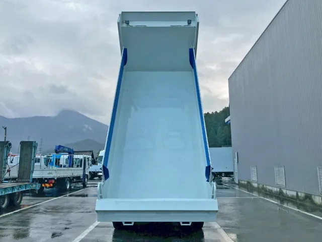 床は鉄板です。|三菱 スーパーグレート 2PG-FV80VXの写真8