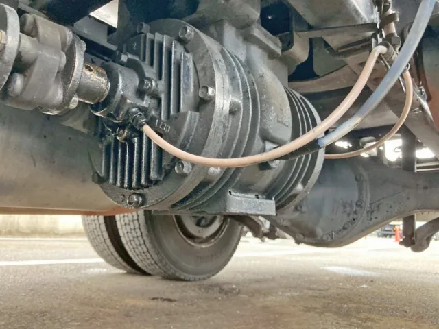 コンプレッサーです。|日野 レンジャー ADG-FC7JCWA(2WD)の写真21