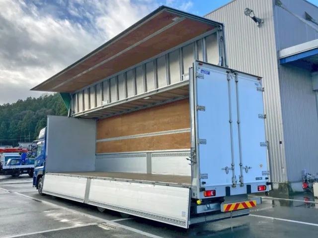 UDトラックス  2PG-CG5CAの写真3