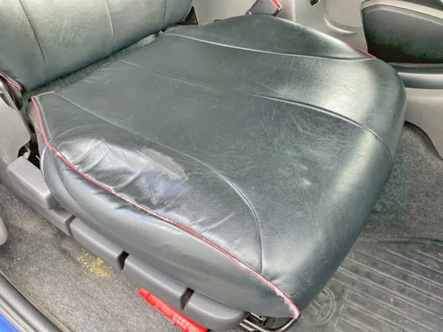 運転席座面にヘタリがあります。|UDトラックス  2PG-CG5CAの写真9