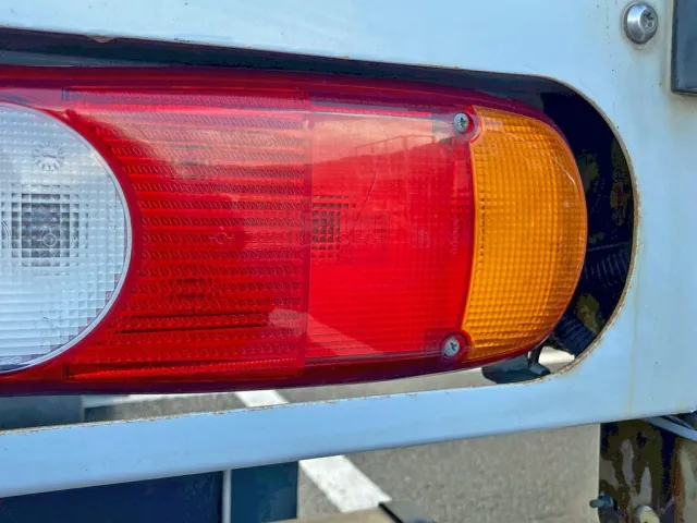 運転席側テールレンズに亀裂があります。|UDトラックス  2PG-CG5CAの写真32