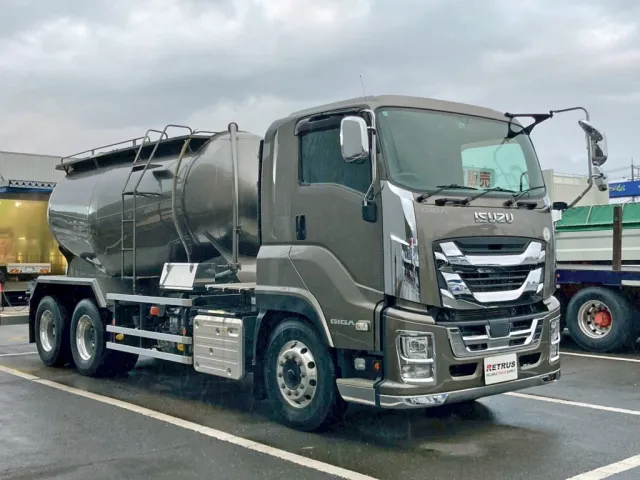 ホイールはアルミ製です。|いすゞ ギガ 2PG-CYM77CMの写真2