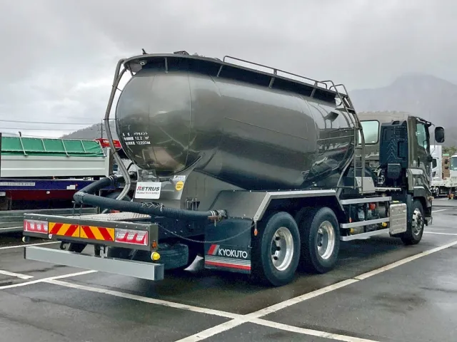 いすゞ ギガ 2PG-CYM77CMの写真4