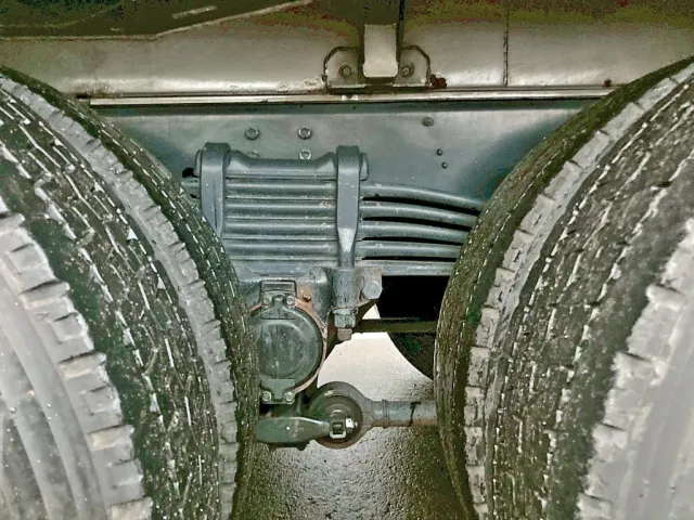 リーフサスです。|いすゞ ギガ 2PG-CYM77CMの写真5