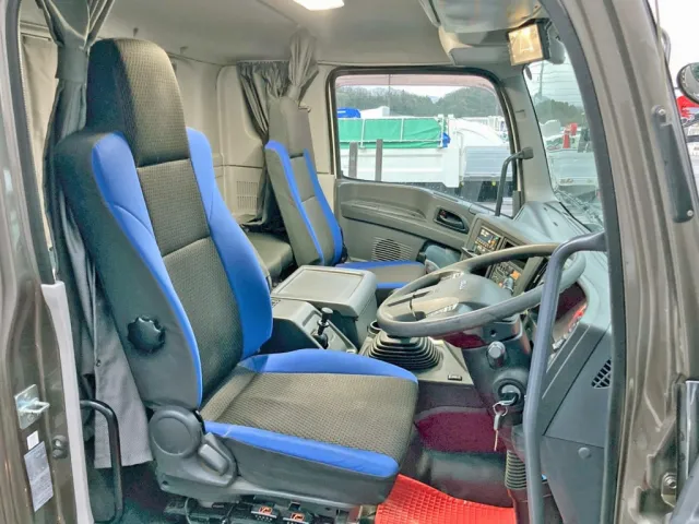 いすゞ ギガ 2PG-CYM77CMの写真7