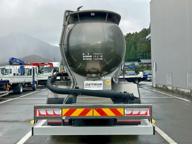 積載粒はバラセメントです。|いすゞ ギガ 2PG-CYM77CMの写真13