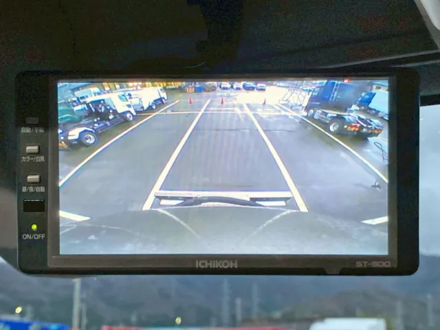 液晶バックモニター付きです。|いすゞ ギガ 2PG-CYM77CMの写真27