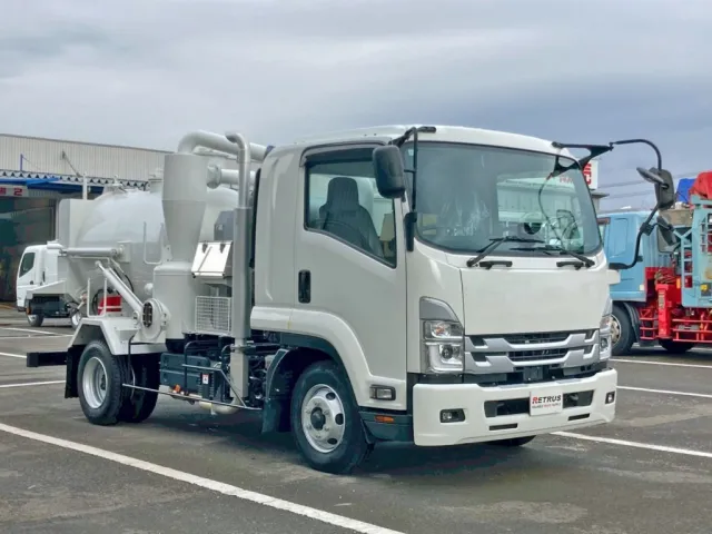 いすゞ フォワード 2RG-FRR90S2(2WD)の写真2