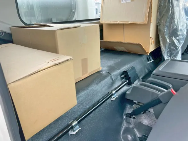 キャビンのベッドマットは付属しておりません。|いすゞ フォワード 2RG-FRR90S2(2WD)の写真8