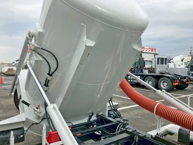 いすゞ フォワード 2RG-FRR90S2(2WD)の写真15