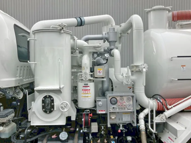 助手席側配管周りの状態です。(配管はステンレス製です)|いすゞ フォワード 2RG-FRR90S2(2WD)の写真19