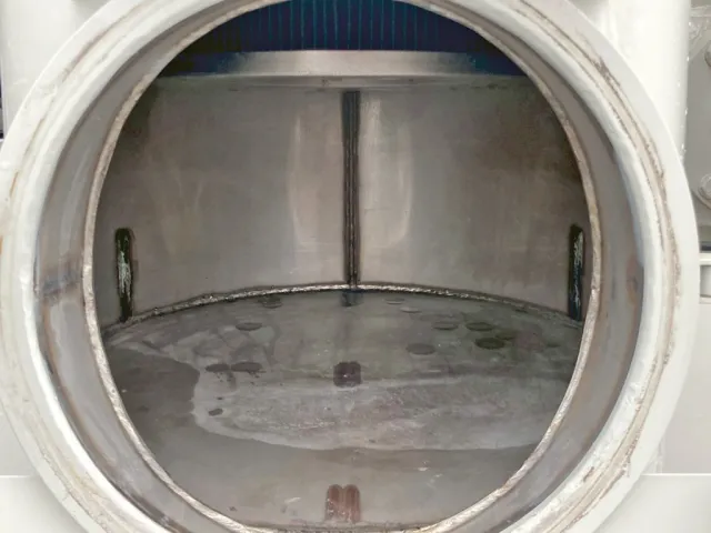 フィルターユニット内部の状態です。|いすゞ フォワード 2RG-FRR90S2(2WD)の写真22